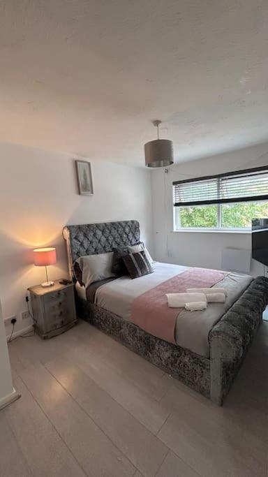 A Cozy Apartment In Barking Barking (Greater London) Exterior foto